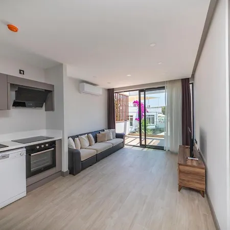 Modern Apartment Near Beach With Central Location In Bodrum غومْبيت
