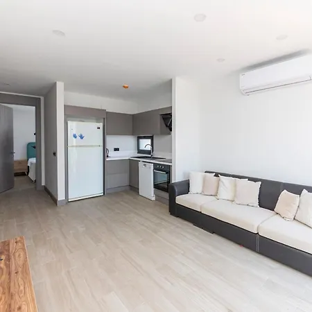 Modern Apartment Near Beach With Central Location In Bodrum شقة غومْبيت